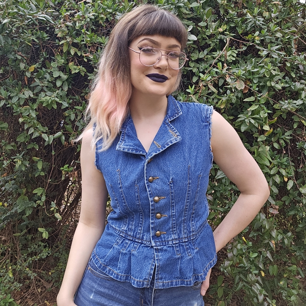 90's Vintage Don't Mess With Texas  Sleeveless Peplum Waist Denim Buttoned Vest